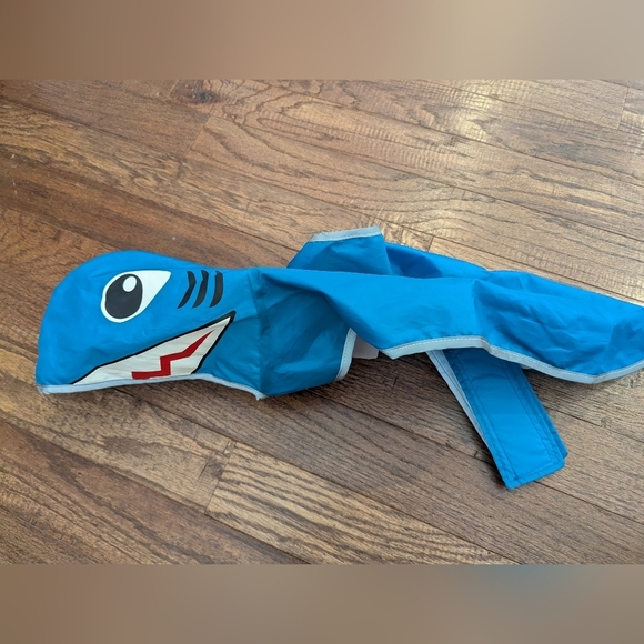 Fetchwear Dog Coat Blue Shark Pet Rain Coat, Size M 17" New - Picture 9 of 12